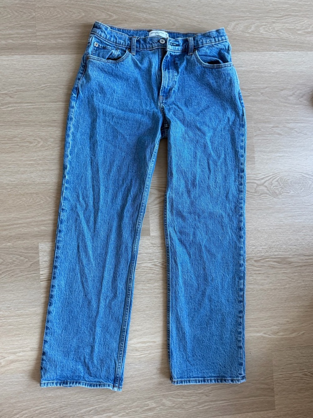 Abercrombie & Fitch Straight Leg Jeans - Medium Blue